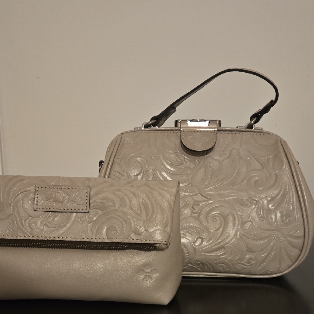 Patricia Nash Elegant Cream Embossed Handbag Set